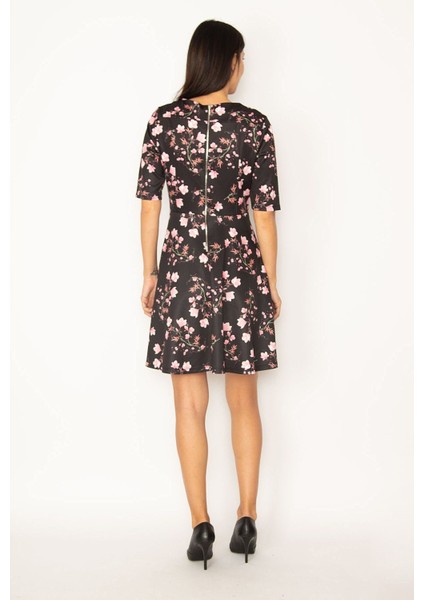 Kadın Siyah Süs Cepli Fermuarlı Çiçek Desenli Elbise indirimleri