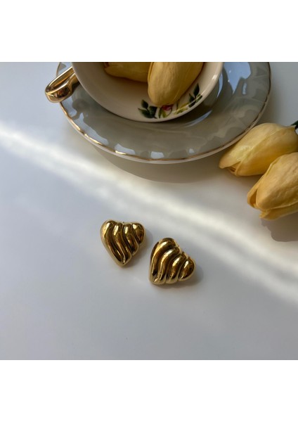 Çelik Bombeli Vintage Kalp Küpe