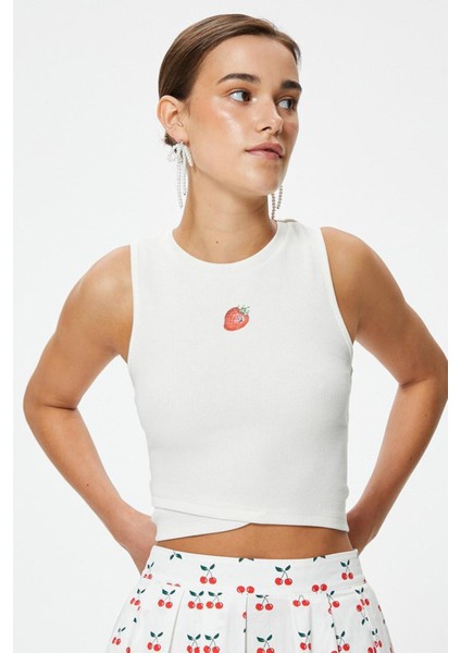 x Tuba Ünsal - Çilek Baskılı Crop Atlet Asimetrik Kesim Slim Fit 4SAK10073UK modelleri