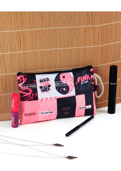 Blackpink K-Pop Desenli Kalemlik Fermuarlı Makyaj Çantası Orta Boy 12CM x 20CM