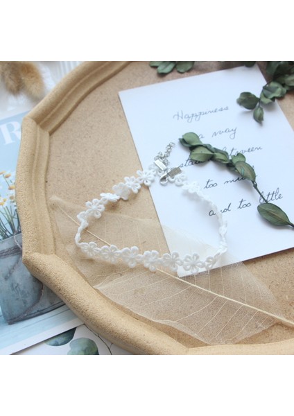 XL-1620 Xıkh Oynak Sevimli Kız Dantel Çiçekler Gerdanlık Öğrenci Sisters Parti Beyaz Içi Boş Kalp Klavikula Zinciri Kadın Boyun Kısa Kolye Yeni (Yurt Dışından) fırsatları