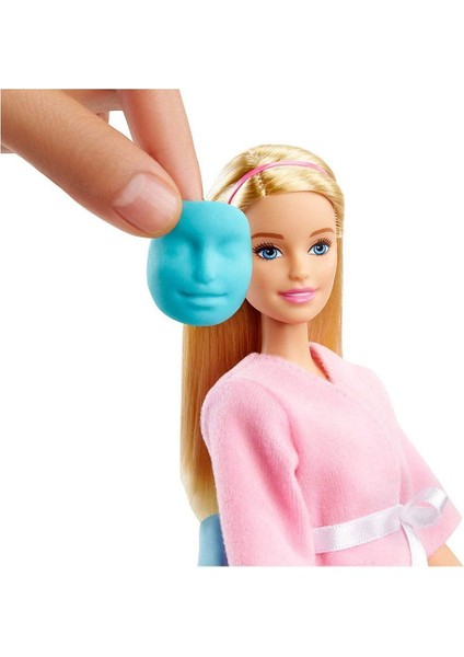 GJR84 Barbie'nin Yüz Bakımı Oyun Seti