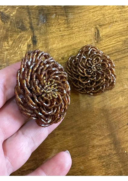 2 Li Boncuklu Çiçek Dikiş Giyim Broş Aksesuarı 6x6 cm fiyatları
