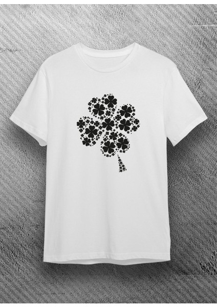 Kadın Siyah ve Beyaz 4 Yapraklı Yonca Yaprağı Baskılı T-Shirt