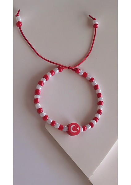 Milli Takıma Özel Türk Bayraklı Kumboncuk Bileklik fiyatları