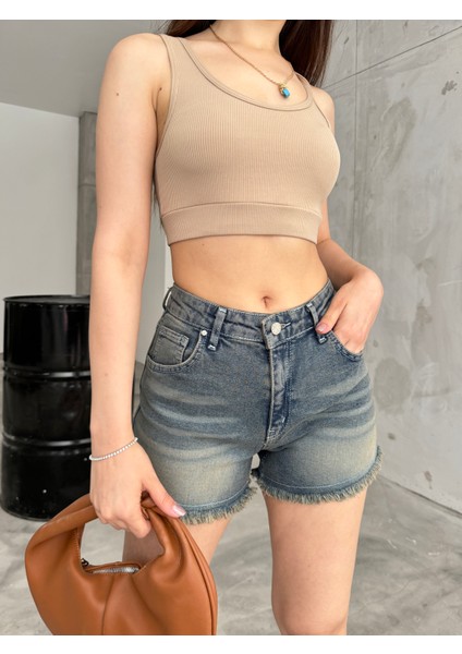 Kadın Kar Yıkama Soluk Efektli Beş Cep Yüksek Bel Paçası Püsküllü Denim Şort fırsatları