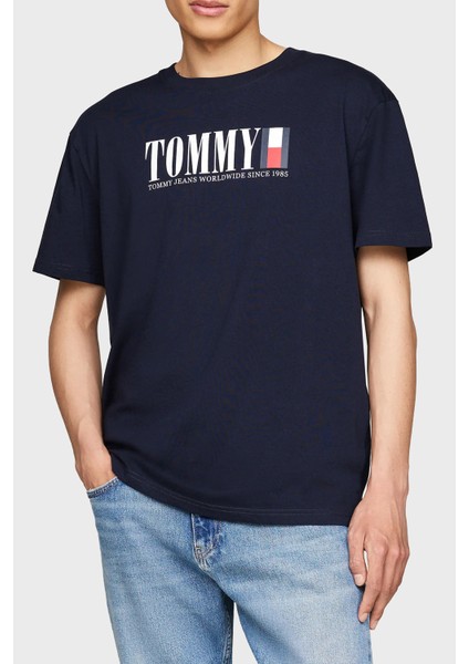 Tommy Jeans Regular Fit Bisiklet Yaka T Shirt Erkek T Shirt DM0DM18533 C1G