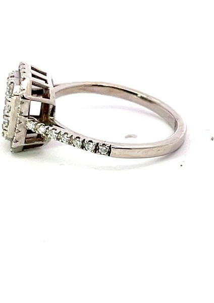 0,44 Ct 2,28 gr Baget Şekilli Pırlanta Yüzük