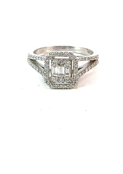 0,61 Ct 3,71 gr Yarımtur Baget Pırlanta Yüzük