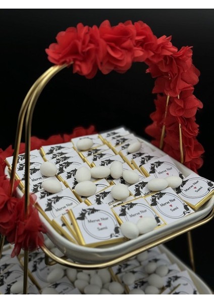 Iki Katlı Stand Kare 80 Adet Kırmızı Süslemeli Kız Isteme Çikolatası, Söz Nişan Mevlüt Çikolatası modelleri