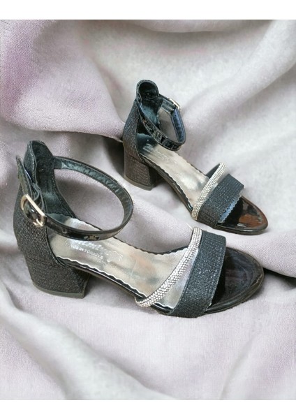 Siyah Tek Biyeli Abiye Kız Çocuk Topuklu Ayakkabı