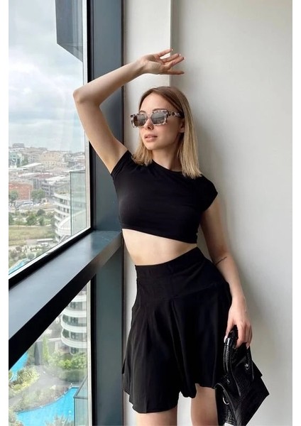 Kadın Siyah Bisiklet Yaka Kısa Kollu Penye Crop T-Shirt HZL24S-ZK10271 fırsatları