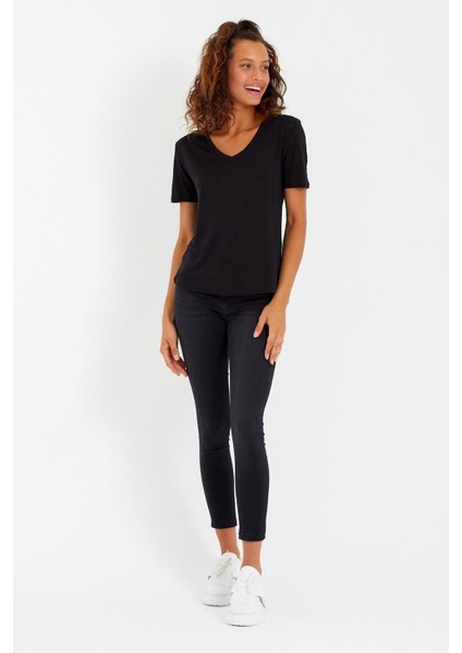 Kadın Modal Kumaş V Yaka Parçalı T-Shirt Siyah
