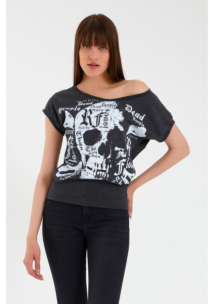 Kadın Kuru Kafa Baskılı Geniş Yakalı T-Shirt Antrasit modelleri