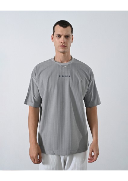 Erkek Gri Bisiklet Yaka Nakışlı Oversize T-Shirt modelleri