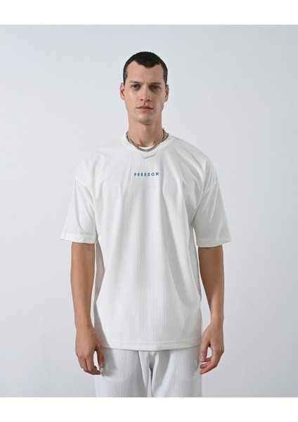 Erkek Beyaz Bisiklet Yaka Nakışlı Oversize T-Shirt modelleri