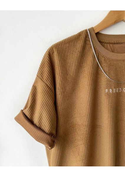 Erkek Kahverengi Bisiklet Yaka Nakışlı Oversize T-Shirt fiyatları