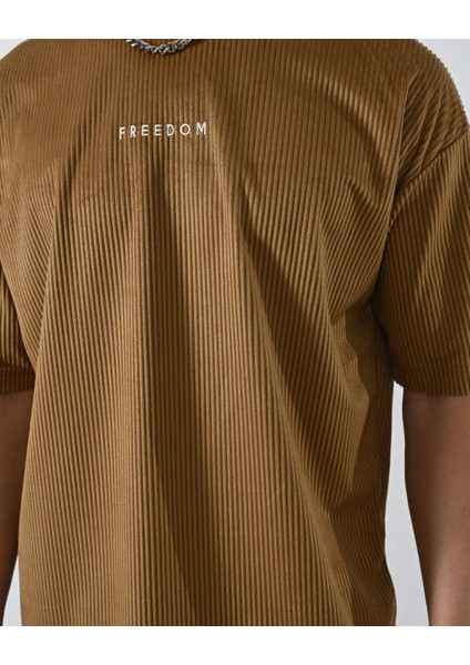 Erkek Kahverengi Bisiklet Yaka Nakışlı Oversize T-Shirt fırsatları