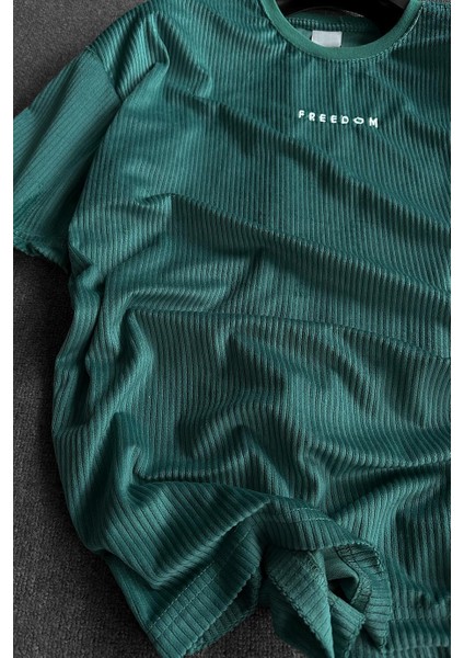 Erkek Petrol Yeşili Bisiklet Yaka Nakışlı Oversize T-Shirt fiyatları