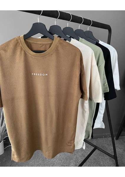 Erkek Krem Bisiklet Yaka Nakışlı Oversize T-Shirt fırsatları