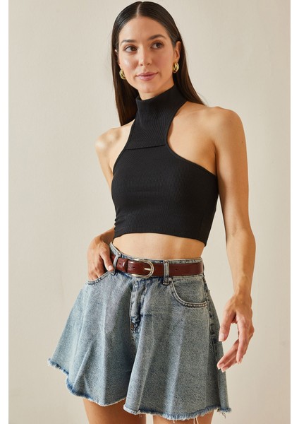 Siyah Arkası Düğmeli Crop Bluz 5YXK2-48727-02