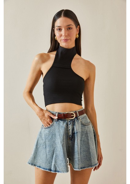 Siyah Arkası Düğmeli Crop Bluz 5YXK2-48727-02