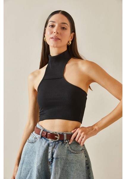 Siyah Arkası Düğmeli Crop Bluz 5YXK2-48727-02