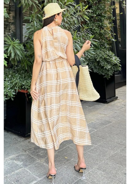 Kadın Bej Ekose Desenli, Halter Yaka, Kendinden Kemerli Uzun Salaş Elbise indirimleri