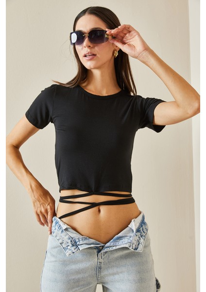 Siyah Bisiklet Yaka Bağcıklı T-Shirt 5YXK1-48762-02 fırsatları