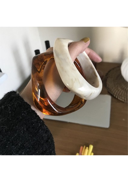 No.19 Boyutu 2022 Vintage Punk Renkli Büyük Bilezik Kalın Reçine Akrilik Geometrik Düzensiz Üçgen Kare Bilezik Kadınlar Için Takı (Yurt Dışından) modelleri