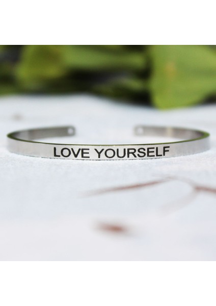 Q Paslanmaz Çelik Bileklik Kazınmış Pozitif Ilham Alıntı Mantra Manşet Titanyum Çelik Bilezikler Kadın Erkek Için 4mm Takı Hediye (Yurt Dışından)