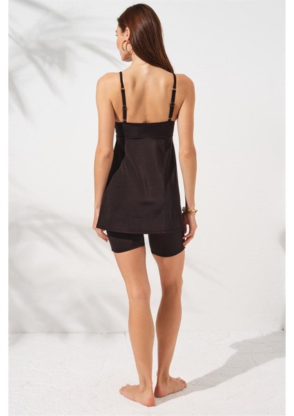 241505 Lisa Şortlu V Yaka Tankini