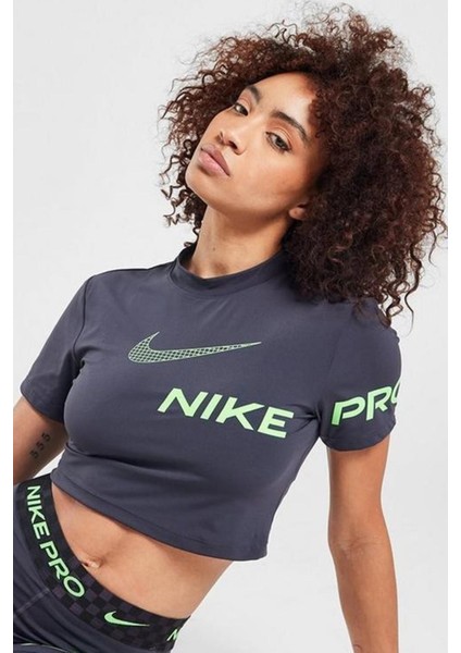 Pro Dri-Fit Cropped Graphic Sleeve Kadın Antrasit Tişört