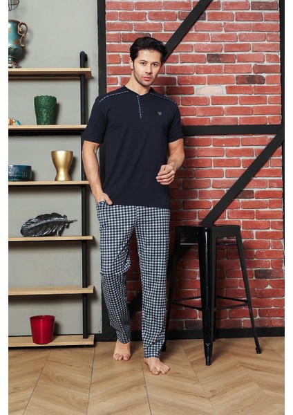 Erkek Pijama Takımı Süprem Kısa Kol Yazlık Omuz Arabiyeli Küçük Ekoseli Armalı Pamuklu M58362313