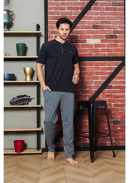 Erkek Pijama Takımı Süprem Kısa Kol Yazlık Omuz Arabiyeli Küçük Ekoseli Armalı Pamuklu M58362313 modelleri