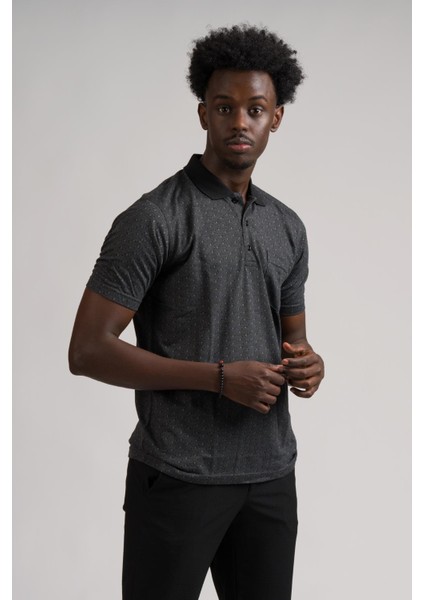 Regular Fit Yakalı ve Cepli Desenli Erkek Klasik T-Shirt