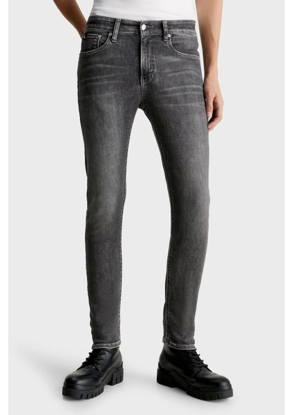 Calvin Klein  Erkek Dar Paça Slim Fit Jeans