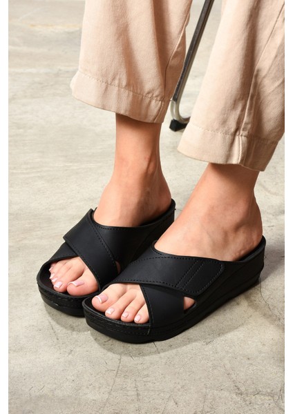 Hafif Topuklu 4,5 cm Cırt Cırtlı Rahat Kullanım Yumuşak Taban Anatomik Günlük Kadın Terlik