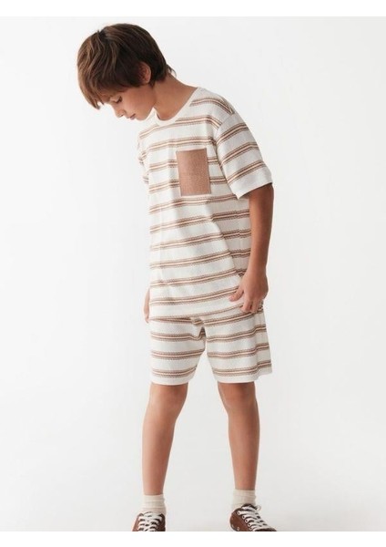 Çocuk Çizgili Triko Cepli T-Shirt fiyatları