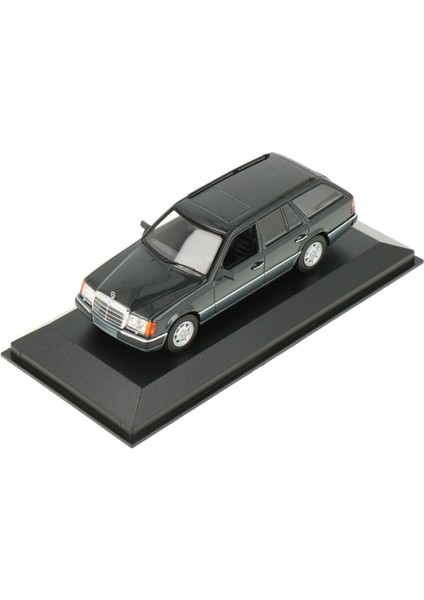1:43 Maxichamps 1990 Mercedes Benz 300 Te (S124) fiyatları