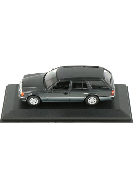 1:43 Maxichamps 1990 Mercedes Benz 300 Te (S124) fırsatları