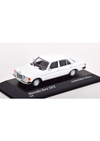 1:43 Maxichamps 1982 Mercedes Benz 230E (W123)