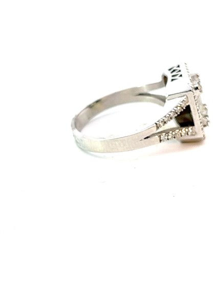 0,7 Ct 3,9 gr Baget Pırlanta Yüzük
