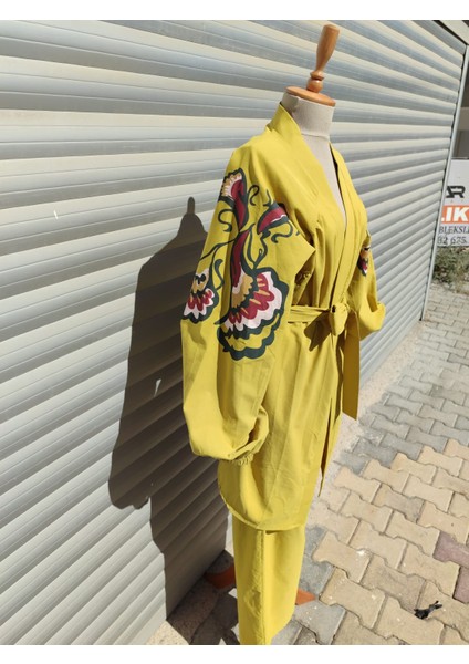 Safran Rengi Kimono Takım Desenli fırsatları