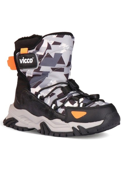 Alesta Kar Botu Çocuk