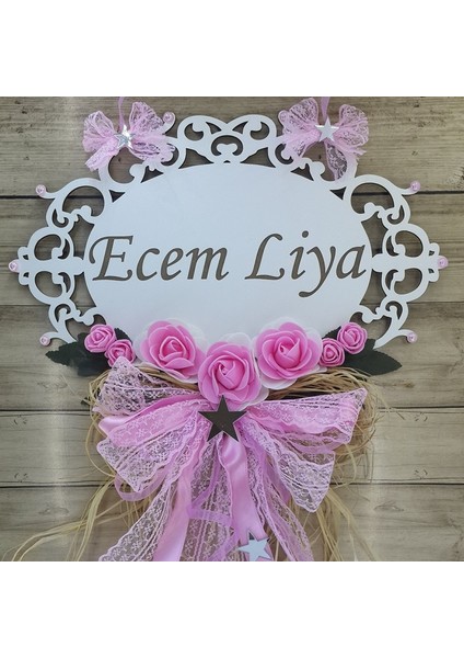 Pembe Çiçek ve Kurdele Süslemeli Isme Özel Kız Çocuk Kapı Süsü (Ahşap) fiyatları
