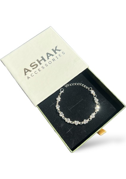 Kadın Swarovski Taşlı Kalp Detaylı Gümüş Kaplama Kalpli Bileklik