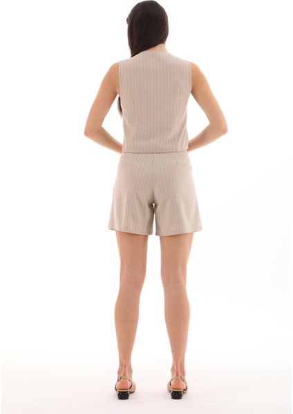 Düğmeli Yelek ve Şort Takımı indirimleri