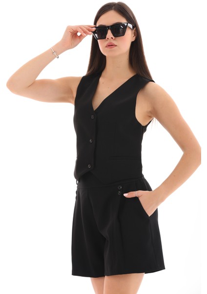 Düğmeli Yelek ve Şort Takımı fırsatları