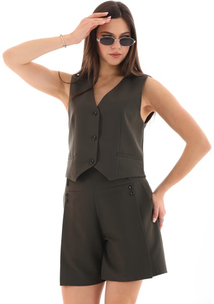 Düğmeli Yelek ve Şort Takımı fırsatları